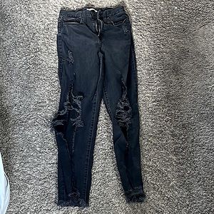 Black boyfriend jeans w rips